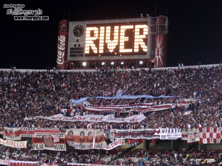 River Plate vs Junior (LIB 2005) 4